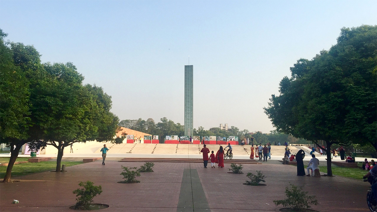 ঢাবি শিক্ষার্থীর বিরুদ্ধে ছিনতাইয়ের অভিযোগ